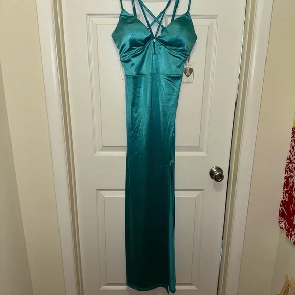 Elegant Teal Maxi Dress - Picture 1 of 6